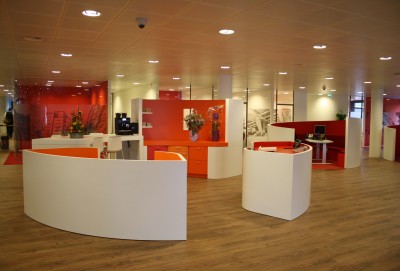 Bankhal met kantoorruimte Rabobank Almelo